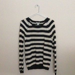 Forever21 black and white sweater